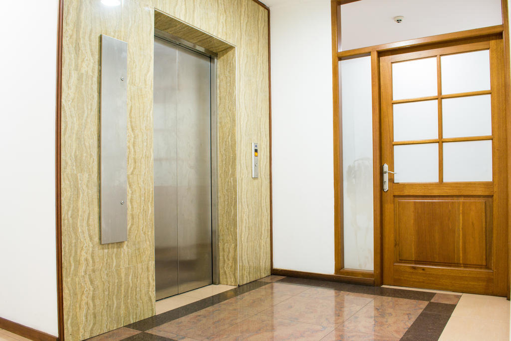 Newton Residence Джакарта Екстериор снимка