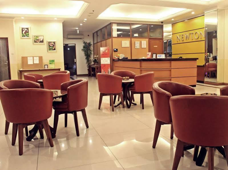 Newton Residence Джакарта Екстериор снимка