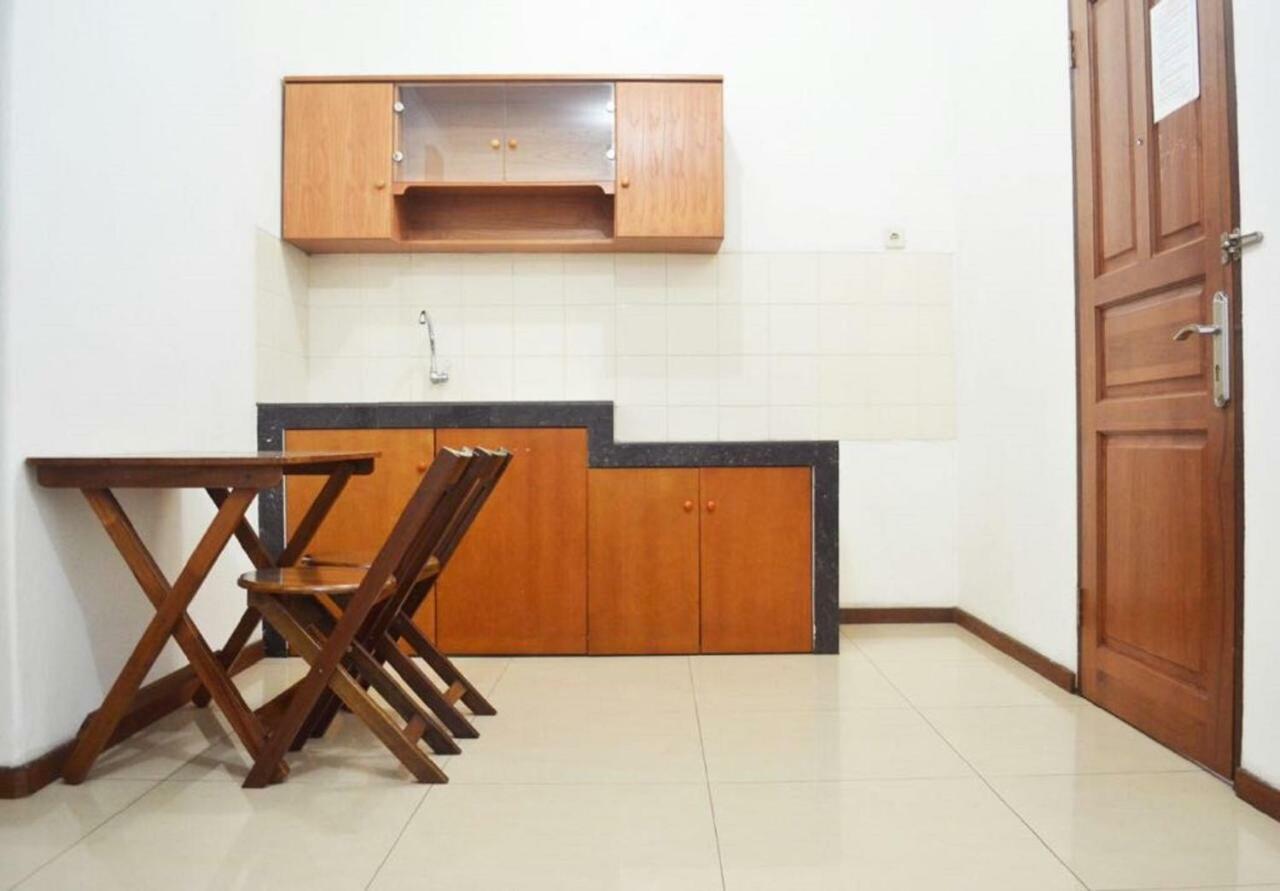 Newton Residence Джакарта Екстериор снимка